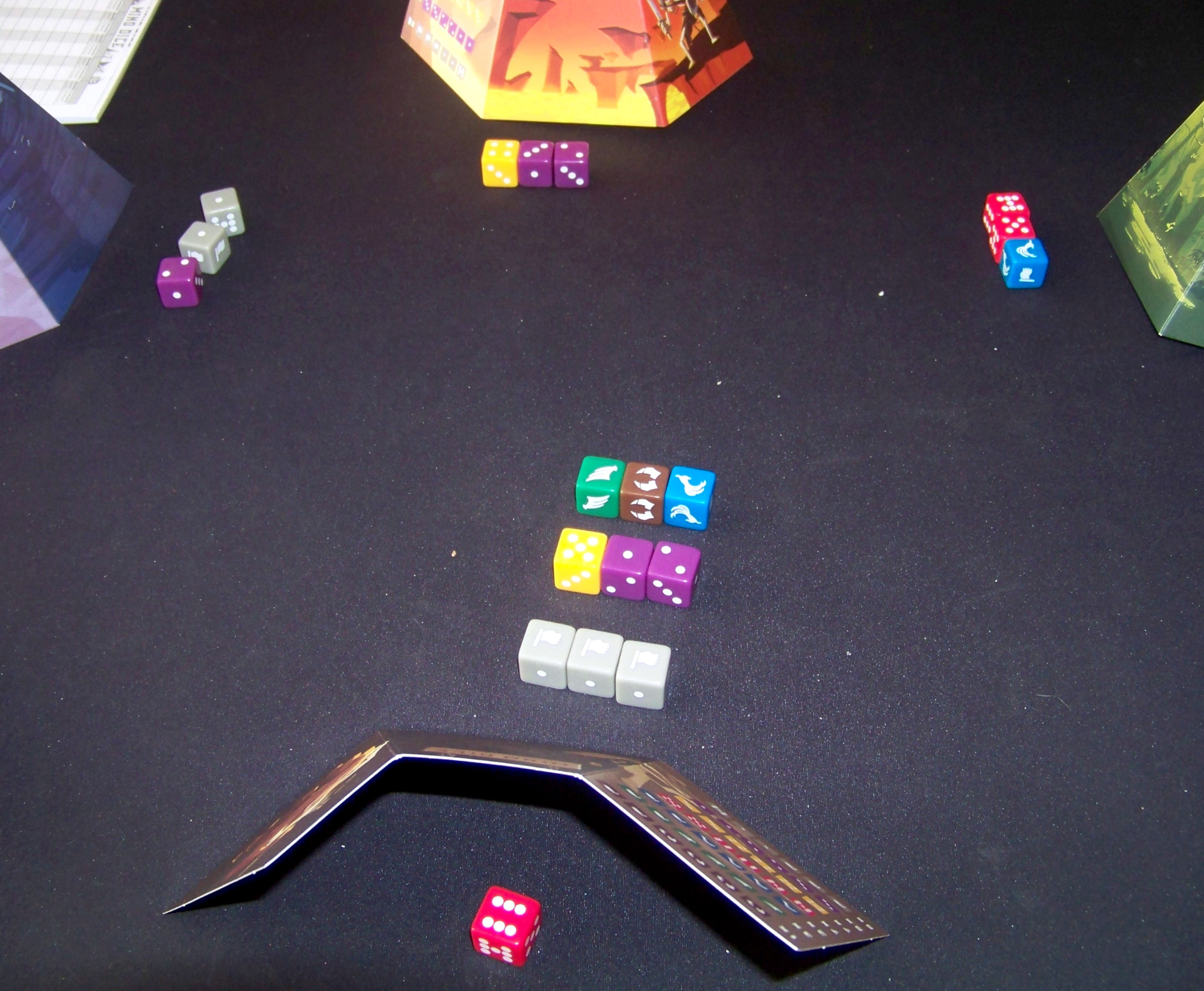 Juego de mesa Mino Dice - séptima ronda en curso.